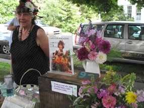 Stephanie Foster sells flowers