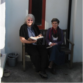 Jackie and Geraldine in the courtyard at Böll Cottage, Achill