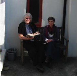 Geraldine with her friend Jacqueline Loring at Böll Cottage, Achill Island, Co. Mayo. Photograph courtesy of Jacqueline Loring. 